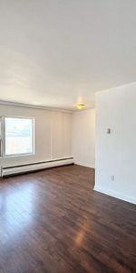 1 CH - 1 SDB - Westmount - $1,350 /mo - Photo 3