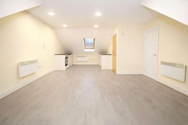 Delta Park, Wilsom Road, Alton, Hampshire, GU34 - Photo 1