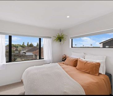 Modern 2BR Townhouse in Panmure! - Photo 5