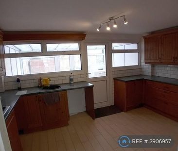3 bedroom terraced house to rent - Photo 5
