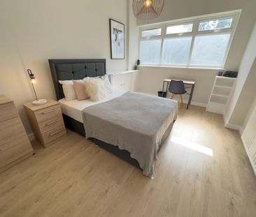 6 bedroom terraced house to rent - Photo 4
