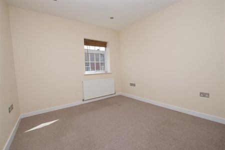 2 bedroom semi-detached house to rent - Photo 2