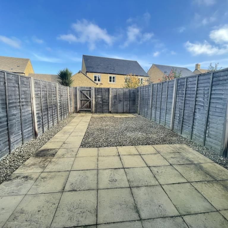 2 bedroom terraced house to rent - Photo 1