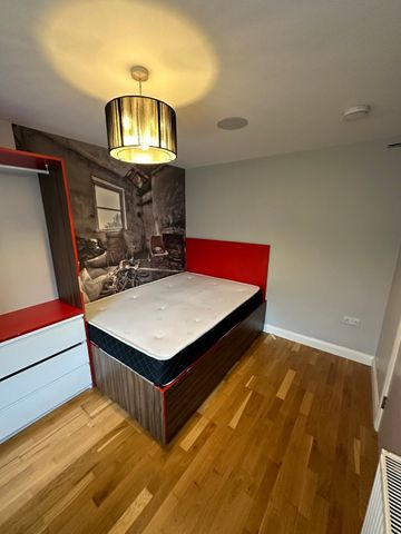 28 Newsome Road, Huddersfield, HD4 - Photo 5