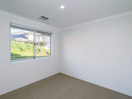 “Brand-New Luxury Home with Ocean Views � 5 Bedrooms, 2 Studi” - Photo 4