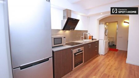 barcelona, Catalonia 08006 - Photo 5