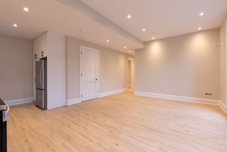 For Lease - 185 Fairholme Avenue Unit# Lower, Toronto, Ontario - Photo 3