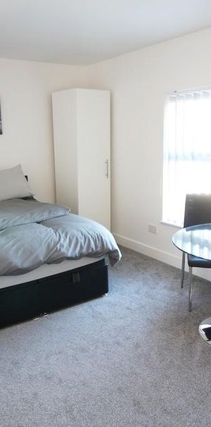 Studio to rent - Photo 1