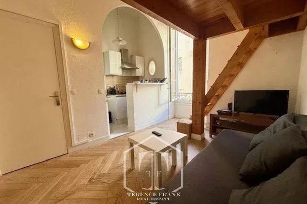 Nice Coeur Centre ville Foch / Dubouchage, dans bel immeuble avec ascenseur, beau studio meublé avec mezzanine - Photo 1