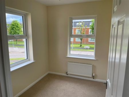 Watermeadow, Aylesbury - Photo 2