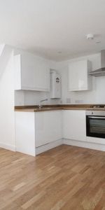 *ZERO DEPOSIT OPTION* AVAILABLE Whyteleafe Hill, Whyteleafe,CR3, Property for rent - Photo 3