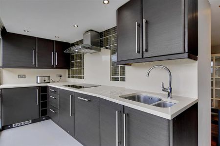 3 bedroom apartment to rent - Photo 2