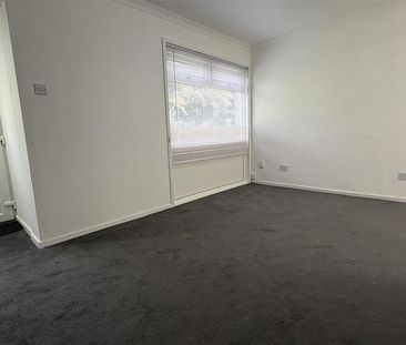 3 bedroom end of terrace house to rent - Photo 1