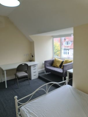 Room in a Shared House, Friars Road, CV1 - Photo 1