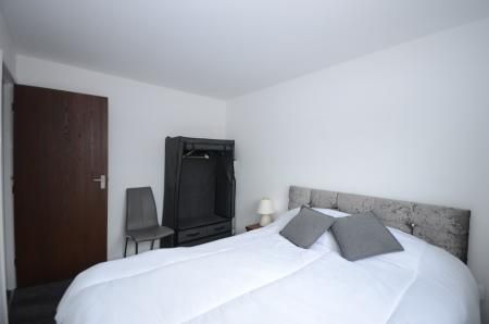 1 bedroom Flat To Let - Photo 3