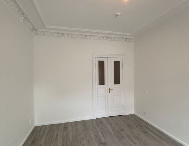 Sanierte und moderne Altbauwohnung mit Wohlfühlgarantie! - Photo 1