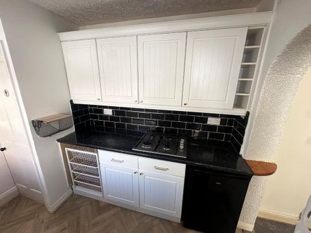 2 bedroom terraced house to rent - Photo 4