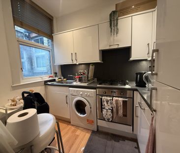 Ballards Lane, London - Photo 5