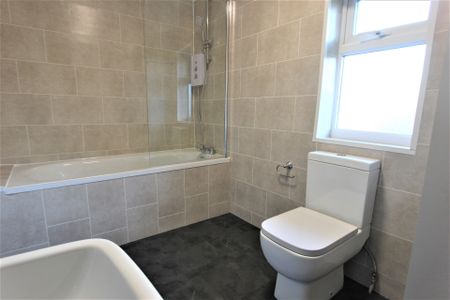 5 STANMORE GROVE Leeds - LS4 2RJ - Photo 4