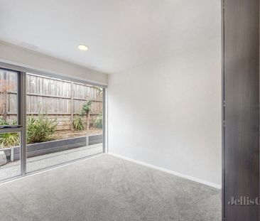 24 Erica Ave, Glen Iris - Photo 6
