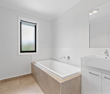 UNIT IN QUIET CENTRAL REDAN COMPLEX - Photo 6