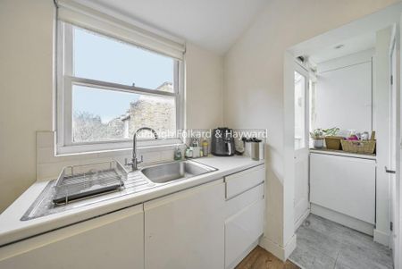 3 bedroom flat to rent - Photo 4