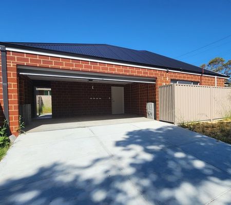 Modern Comfort & Convenience - Spacious 4x2 Rental in Armadale - Photo 4