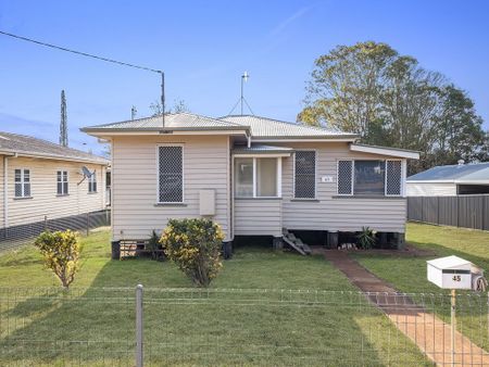 Character Home on Large Block - Photo 3