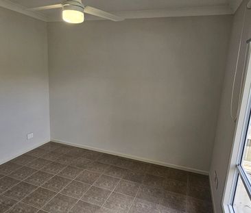 Low Maintenance 2 Bedroom Home - Photo 3