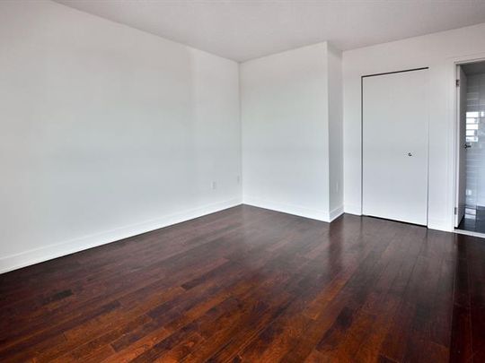 2240 Boul. Thimens - Photo 1