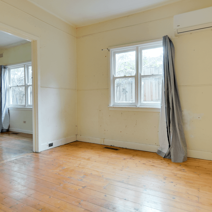 Large Home! - Photo 1