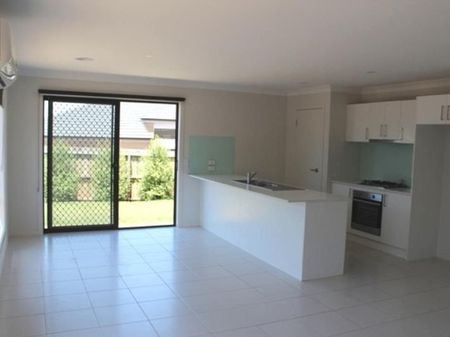 12 Tannin Way, Waurn Ponds - Photo 2