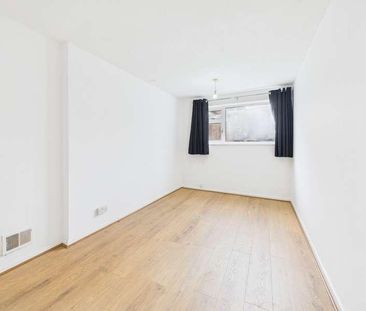 Linkway Gardens, Leicester, LE3 - Photo 2