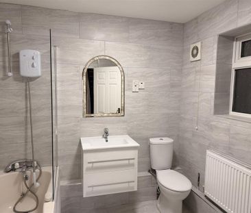 5 bedroom semi-detached house to rent - Photo 6