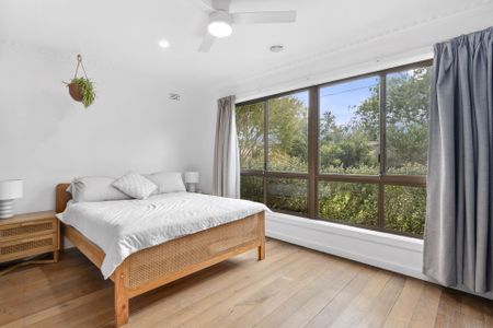 Spacious 3-Bedroom Family Home with Huge Backyard - Photo 5