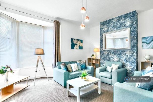 6 bedroom end of terrace house to rent - Photo 1