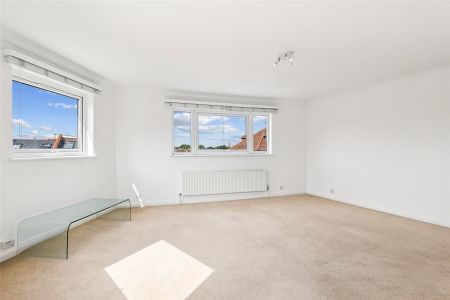 Crown Road, Twickenham, TW1 flat to rent - Photo 2