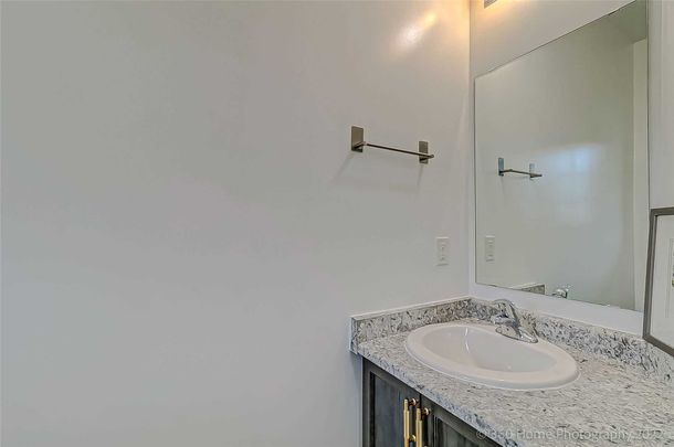 For Lease - 3 Bradbury Road, Hamilton, Ontario - Photo 1