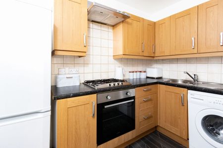 2 Bed Flat, Victoria Road, G42 - Photo 2