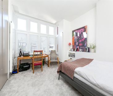 3 bedroom flat in Richmond - Photo 4