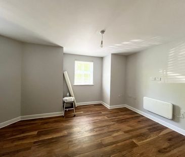 Woodland Walk, Aldershot, Hampshire, GU12 - Photo 1