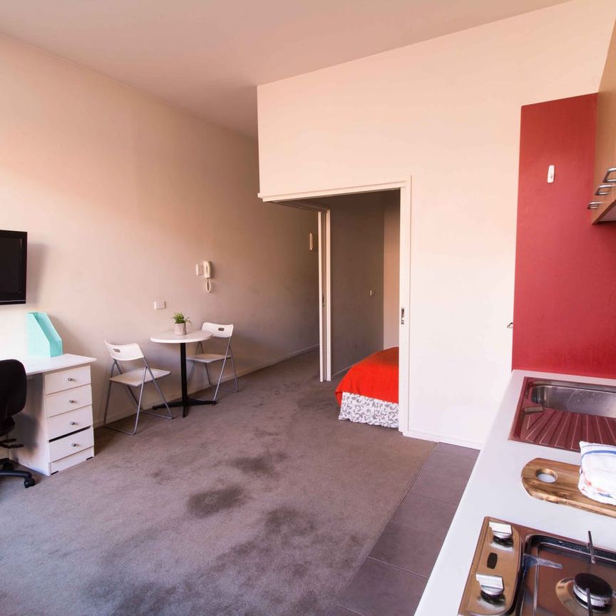 Student Accommodation Only - close to Melbourne Uni and RMIT - Photo 1