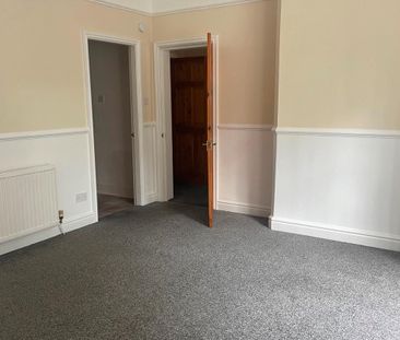 1 Bed Flat, Highfield South, CH42 - Photo 2