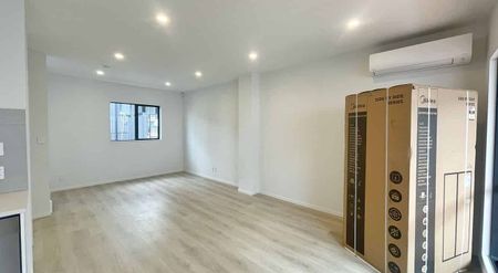 Ready to move in - fully furnished unit - Photo 5