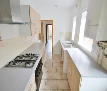 3 bedroom terraced house to rent - Photo 4