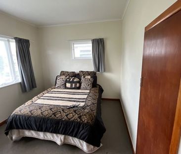 Large Section & Pet Friendly - Photo 1