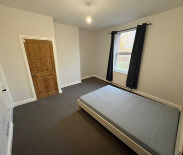 2 Bed Terraced House, Recreation Terrace, LS11 - Photo 3