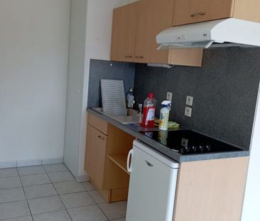 STUDIO AVEC TERRASSE + PARKING - Photo 4