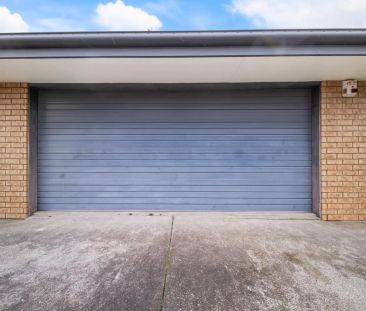 Modern Comfort Meets Effortless Living - Photo 1