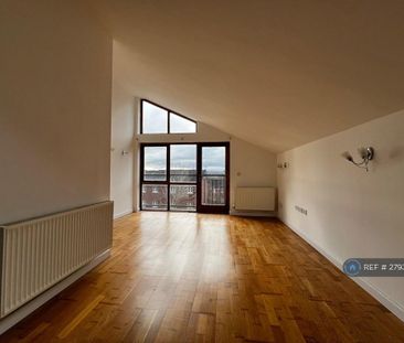 2 bedroom flat to rent - Photo 2